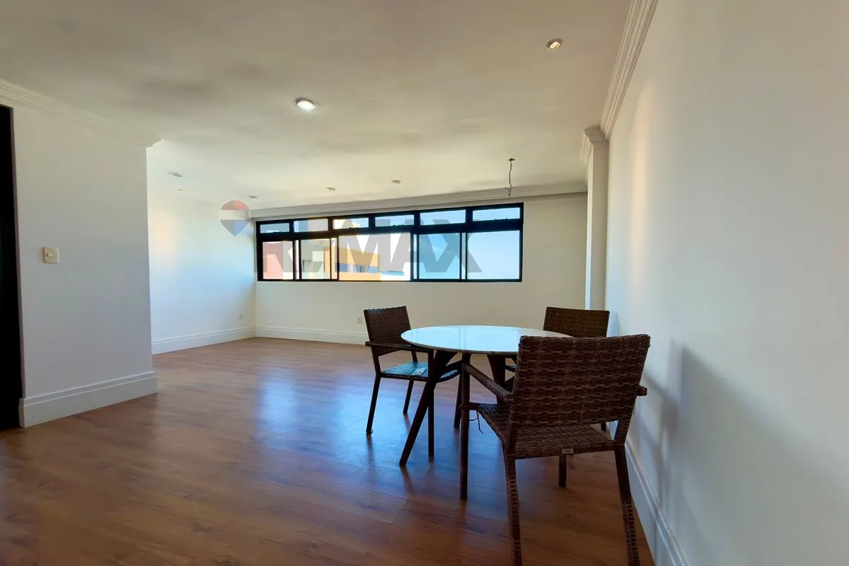 427 m² penthouse with 4 en-suites and a private BBQ