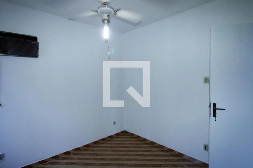 2-bedroom apartment in a building with a gym — photo 6