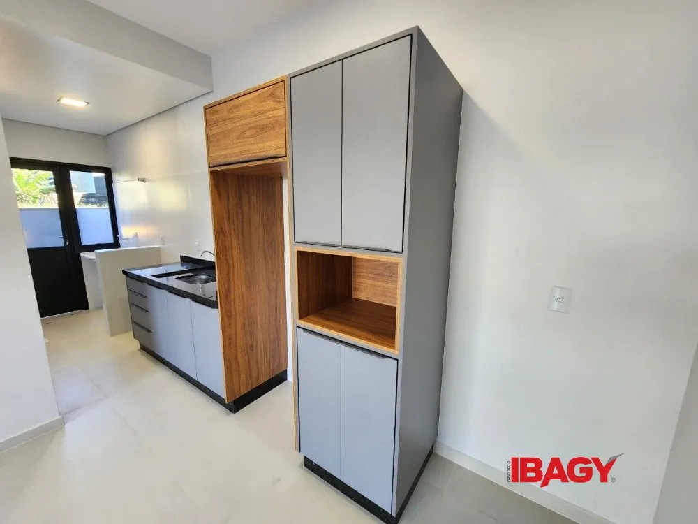 1-bedroom apartment with an open-plan kitchen — photo 6