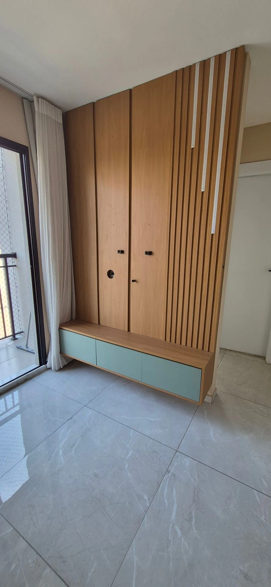 2-bedroom apartment in a building with a gym — photo 15