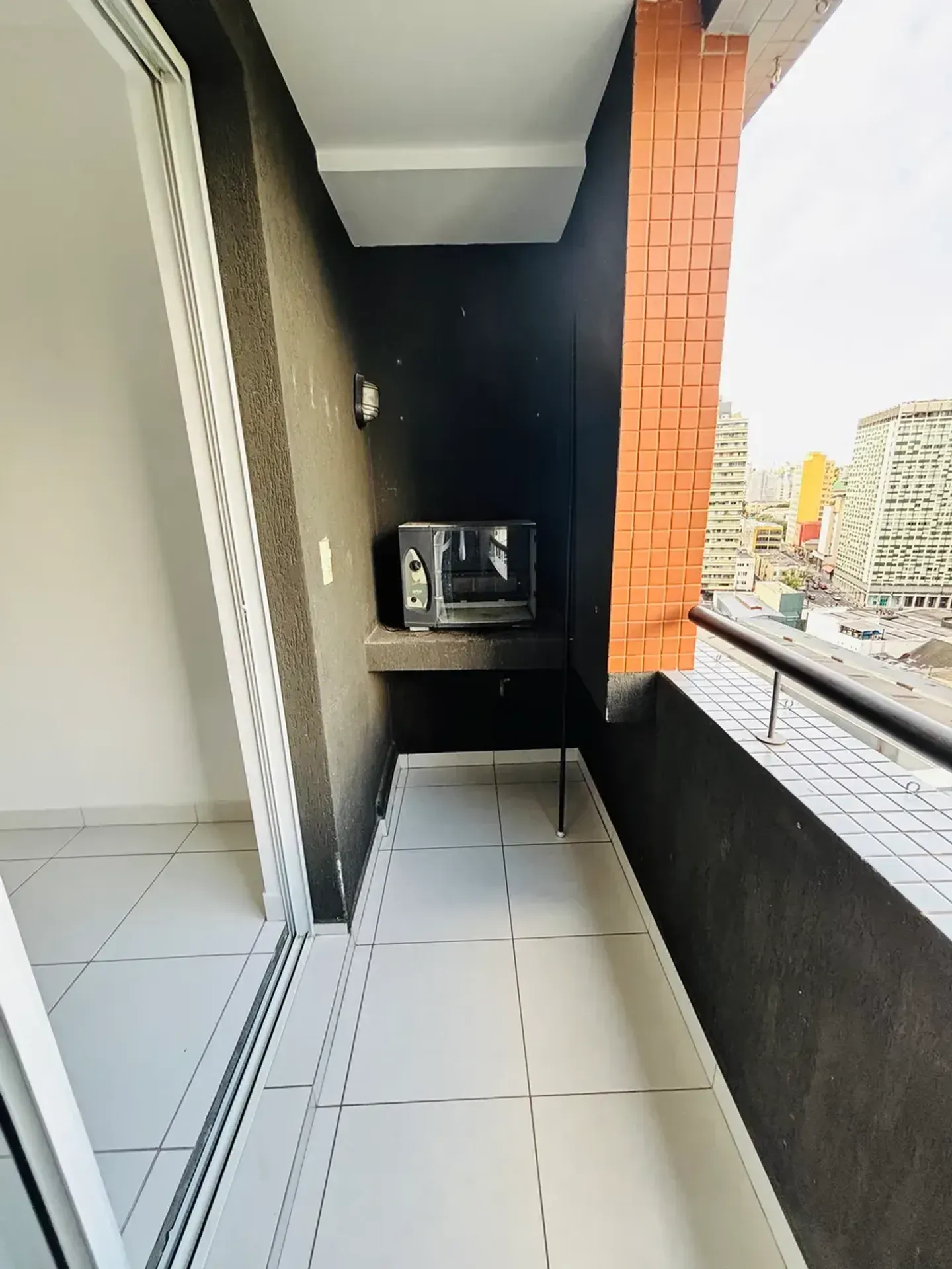 1-bedroom 1-bath apartment with a balcony — photo 27