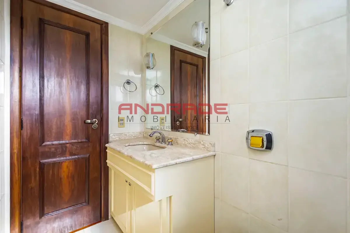 Unfurnished 3-bedroom apartment with 118 m² — photo 41