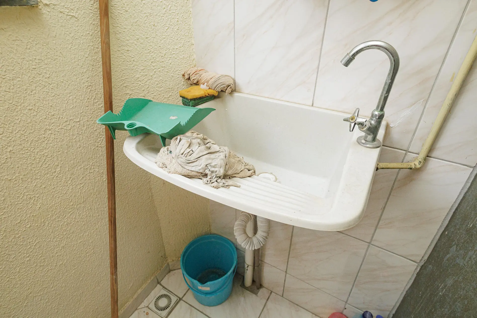 Furnished rental apartment with 2 bedrooms and 1 bath — photo 12