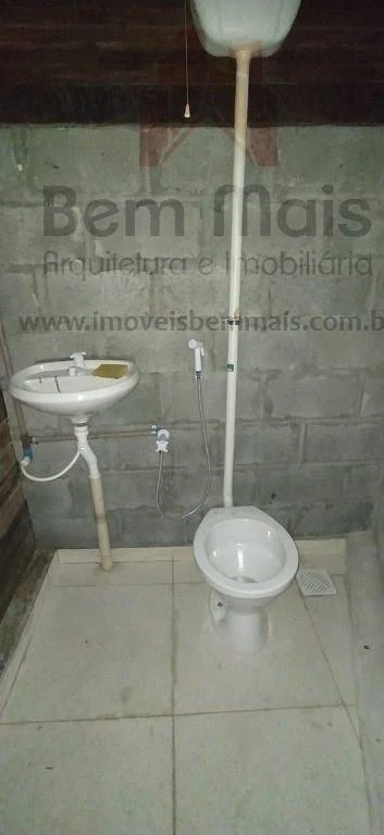 Unfurnished 4-bedroom apartment with closed kitchen — photo 40