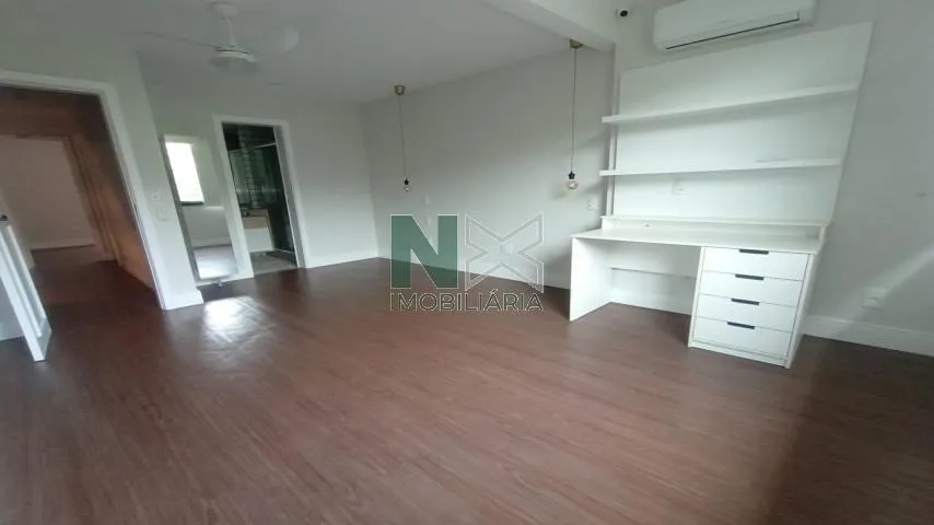 200 m² house with a grill on the balcony and a garden — photo 18