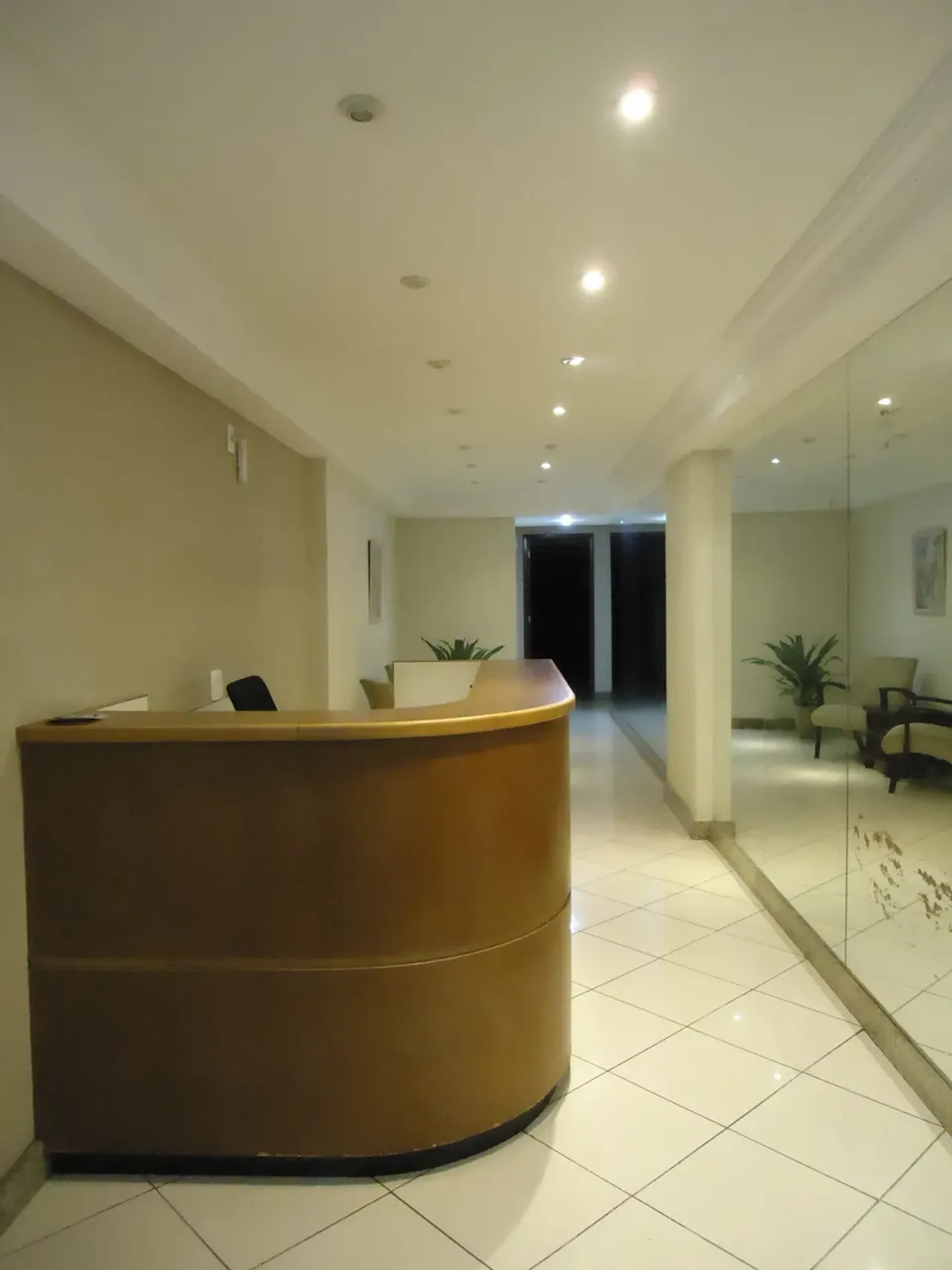Wood or laminate floors in a 3-bedroom apartment, 107 m² — photo 28