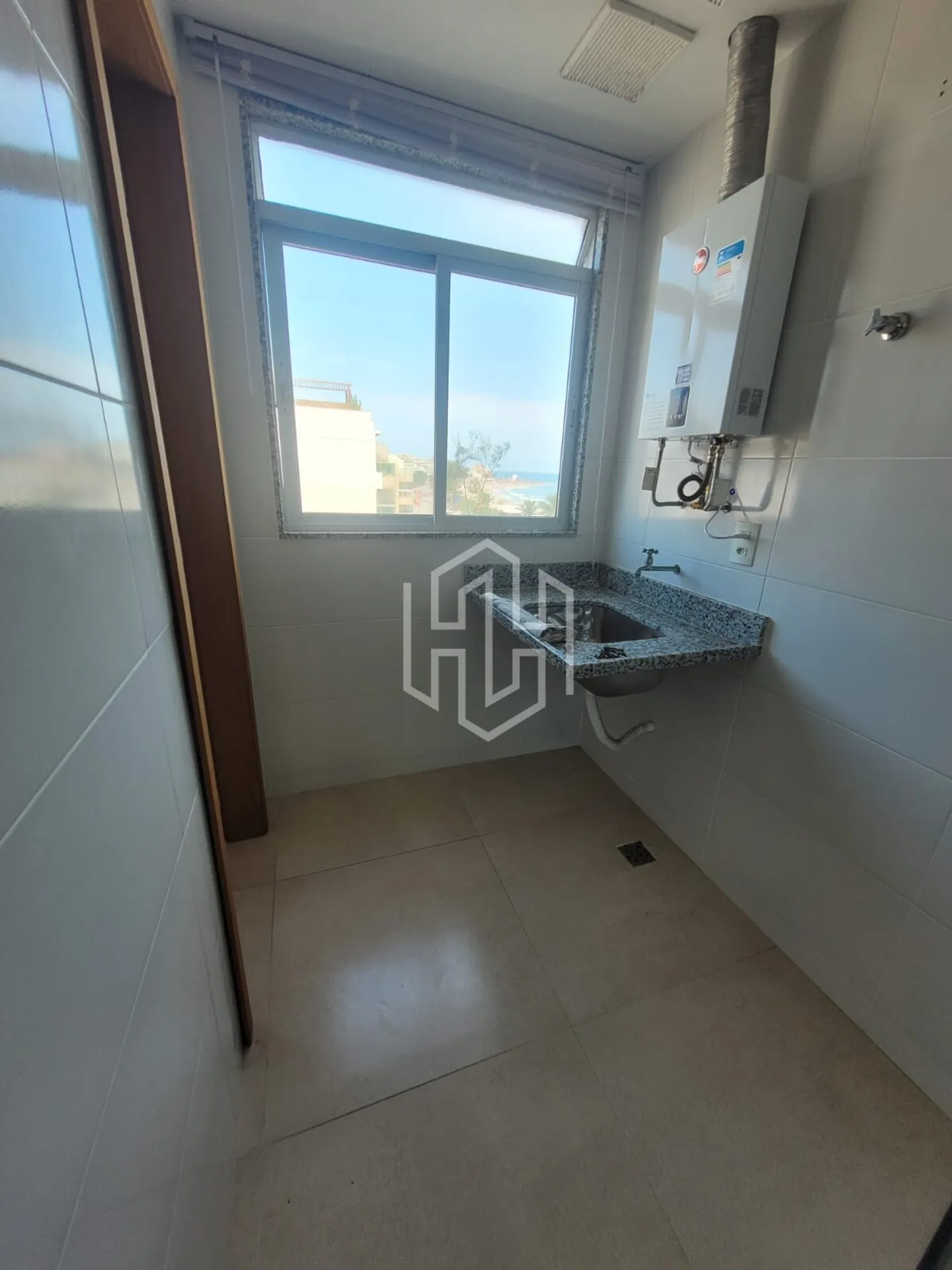 4-bedroom apartment with a water view in Rio de Janeiro — photo 21