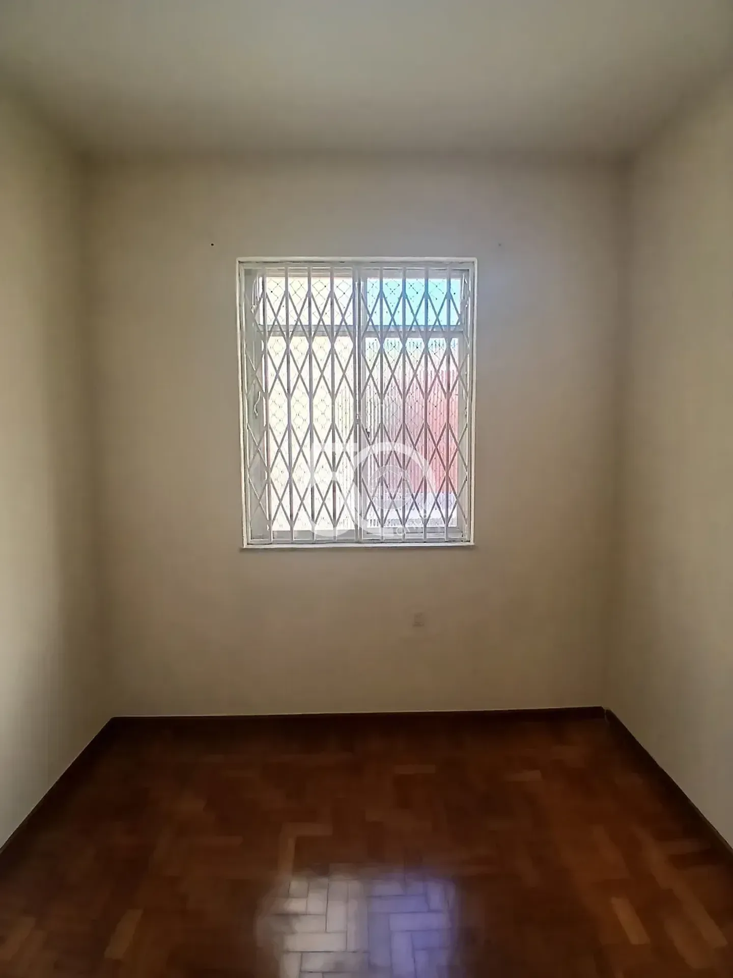 Apartamento de 2 dormitorios con balcón y cocina separada — photo 36