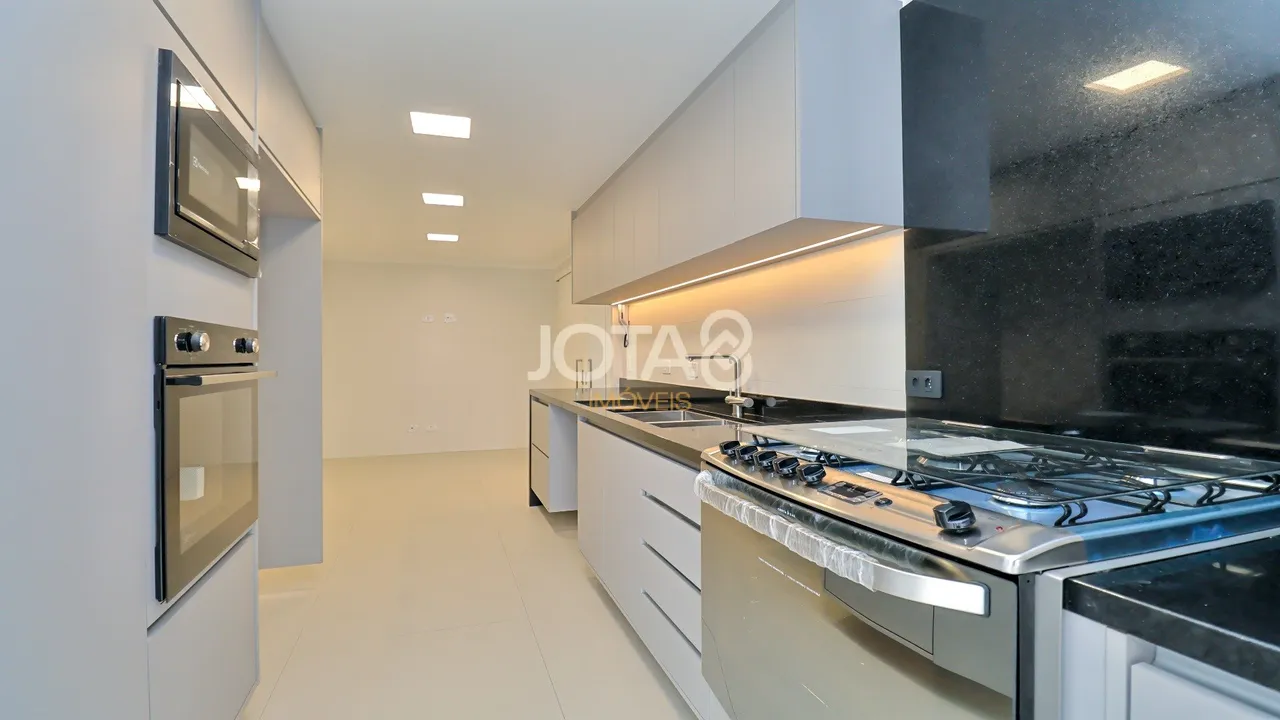 Apartment with 3 en-suite bedrooms 266 m² and parking — photo 13