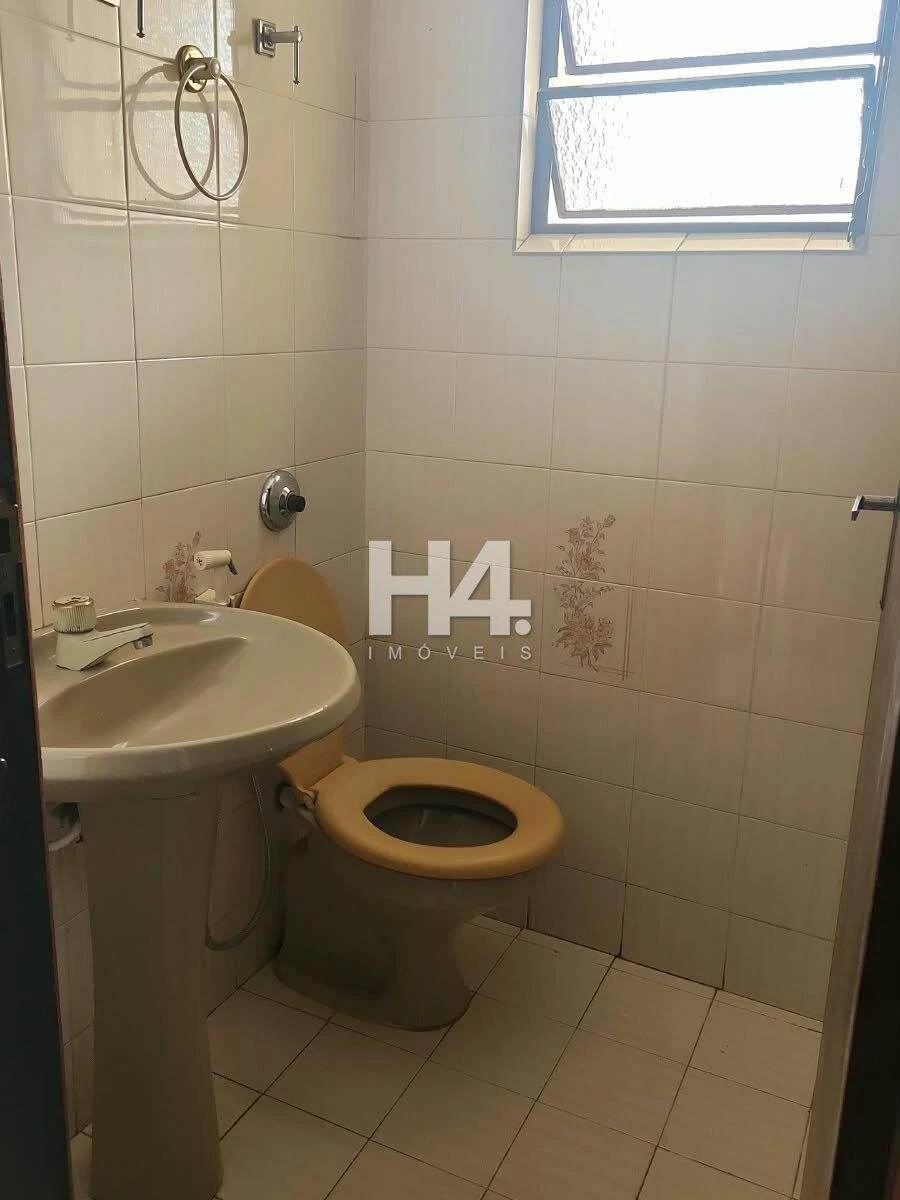 2-bedroom house with a washing machine in Curitiba — photo 16