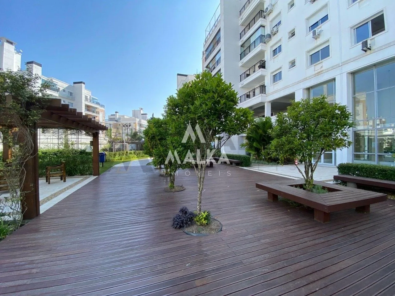 3-bedroom apartment with balcony and built-in grill — photo 4