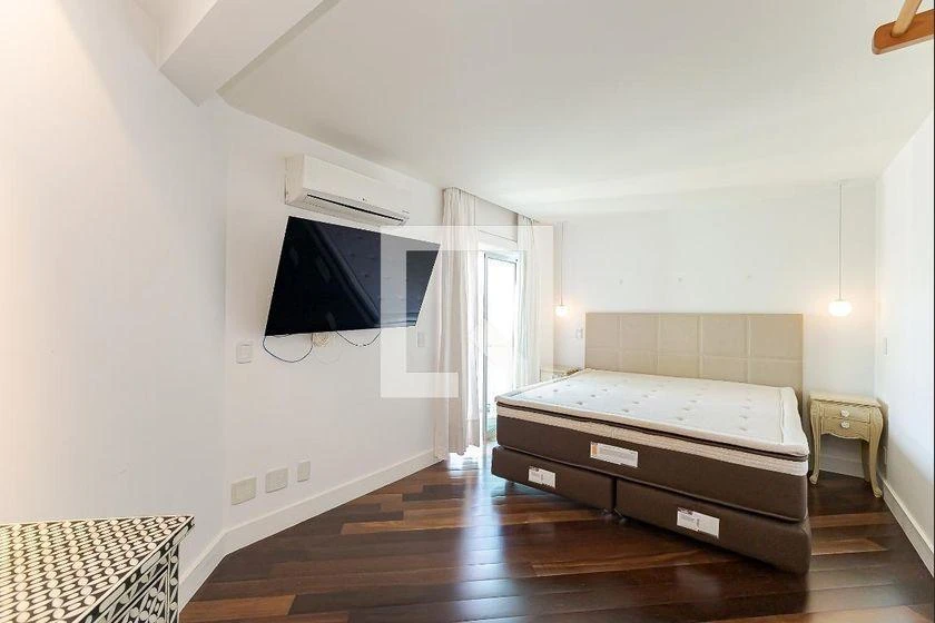 Furnished apartment with 3 en-suite bedrooms and 211 m² — photo 11
