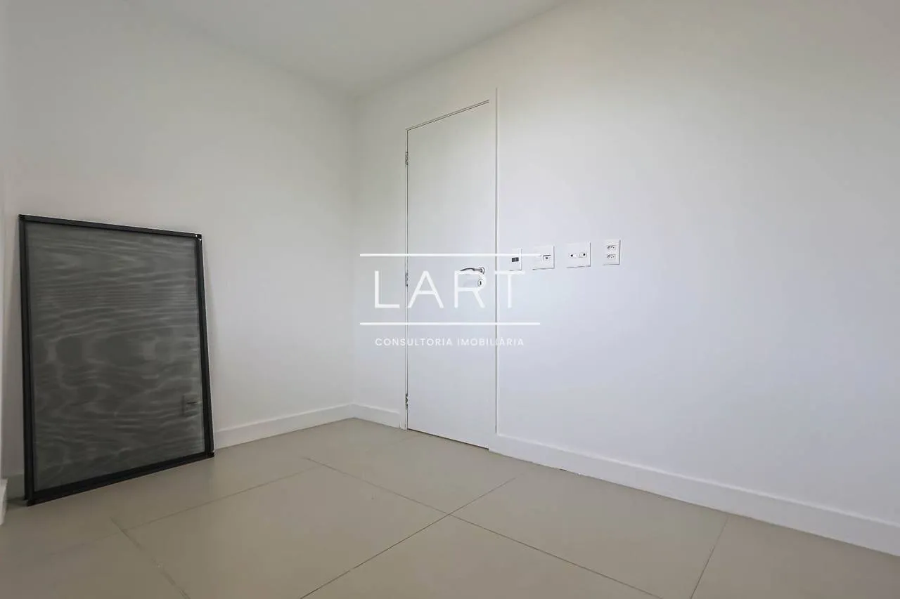 180 m² apartment with 3 bedrooms and 2 parking spots — photo 19