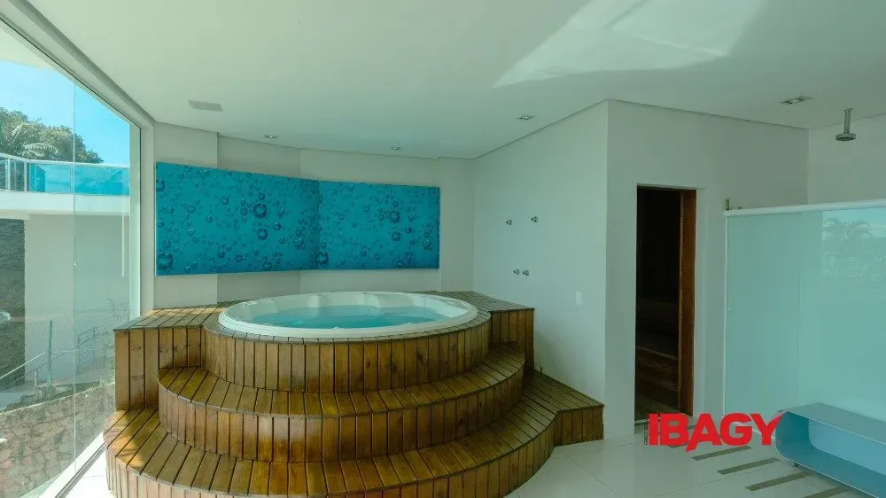 Furnished 454 m² apartment with a gourmet balcony — photo 42