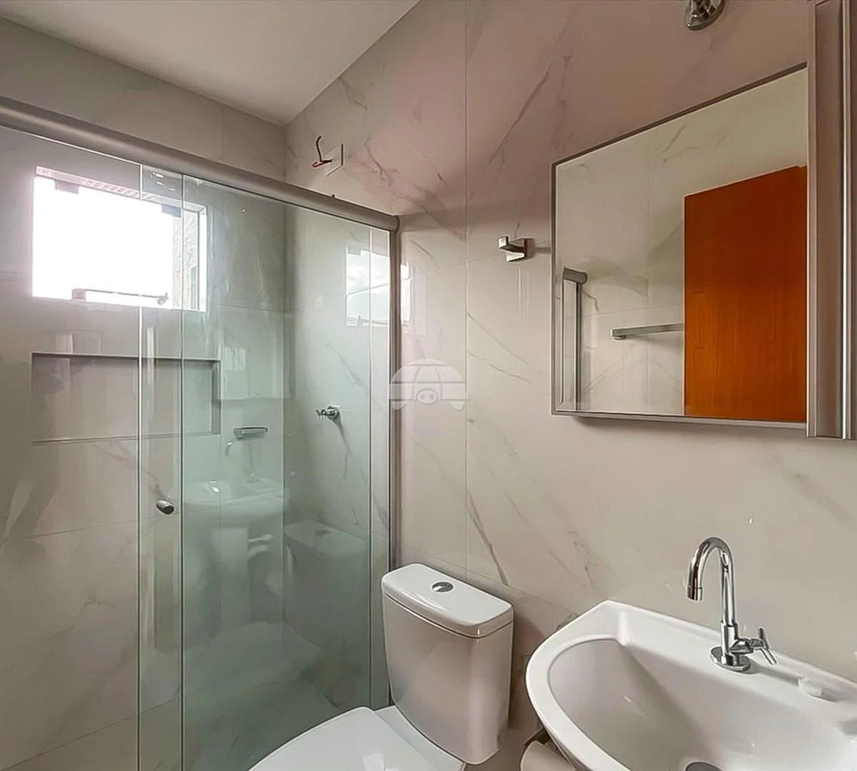 House with 2 bedrooms and a glassed-in balcony — photo 8
