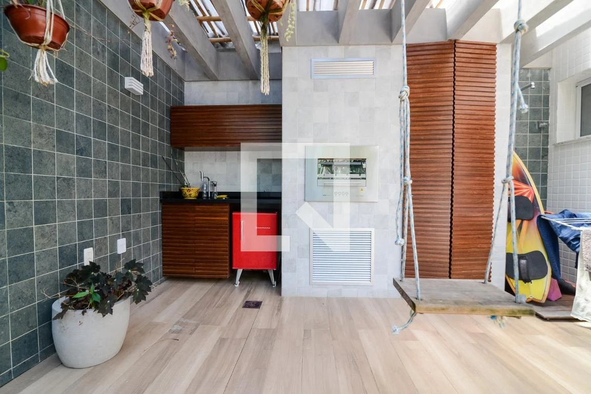 Furnished 4-bedroom apartment with 4 bathrooms — photo 57