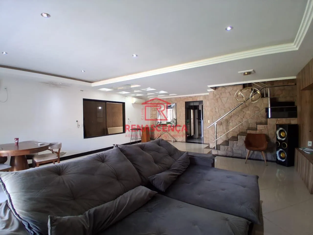 Гардеробная и 4 спальни: дом 323 м² — photo 7