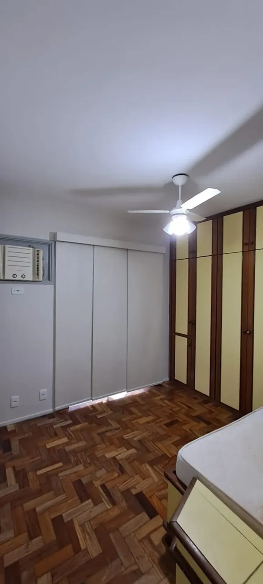 Wood or laminate floors in a 2-bedroom apartment, 88 m² — photo 14