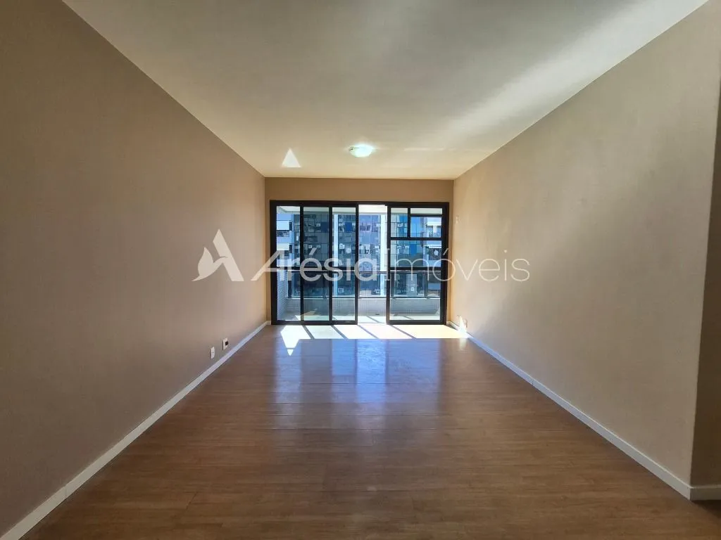 Apartment, 123 m², with wood or laminate floors — photo 9