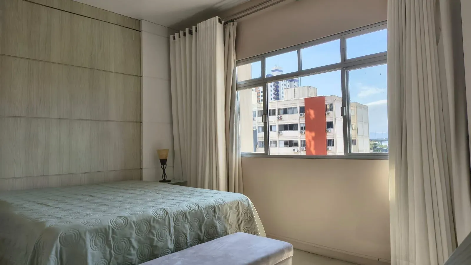 2-bedroom house with a water view in Florianópolis — photo 4