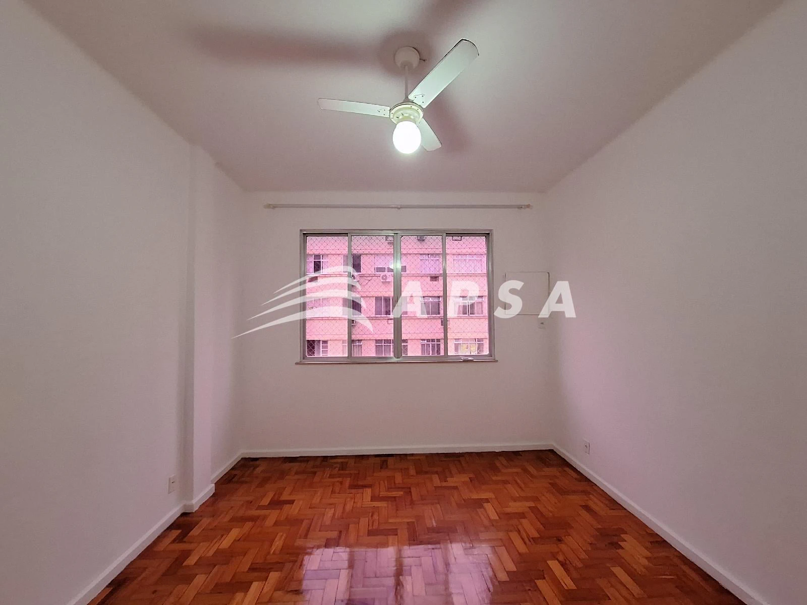 Apartamento de 115 m² com 3 quartos e cozinha fechada — photo 2