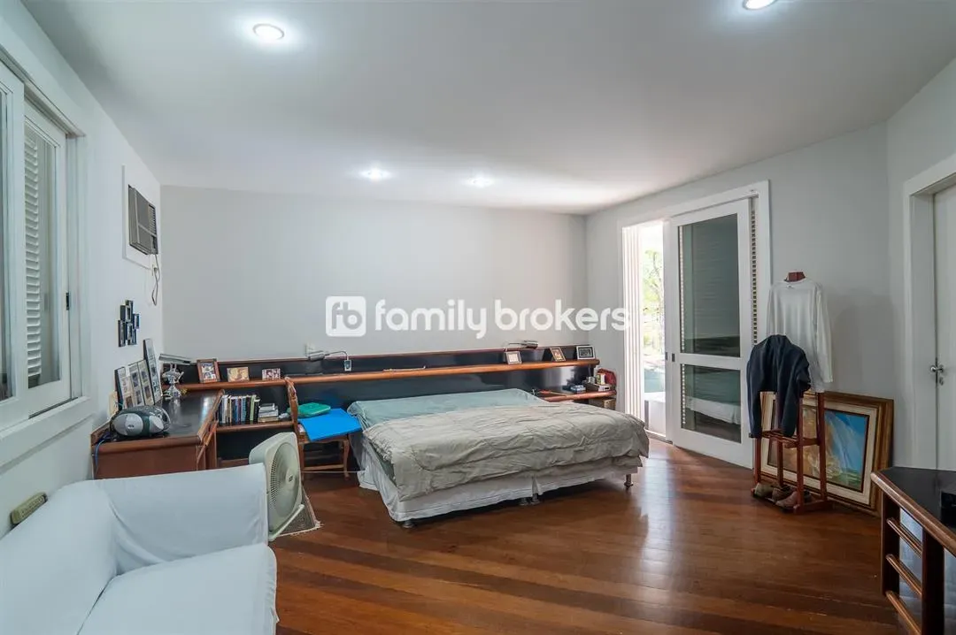 Duplex house with 6 en-suite bedrooms and 9 bathrooms — photo 16
