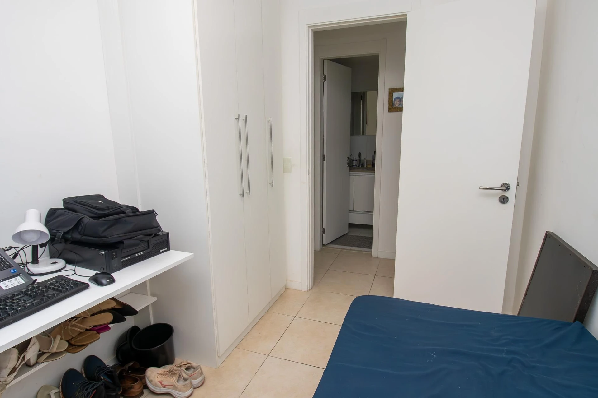 Furnished apartment, 65 m², with a glass-enclosed balcony — photo 34