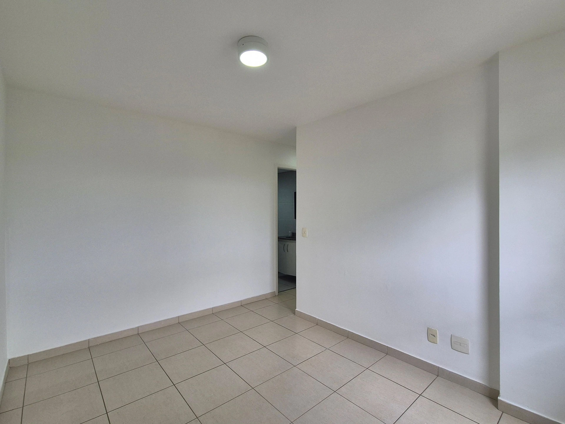 2-bedroom apartment with a home office — photo 33