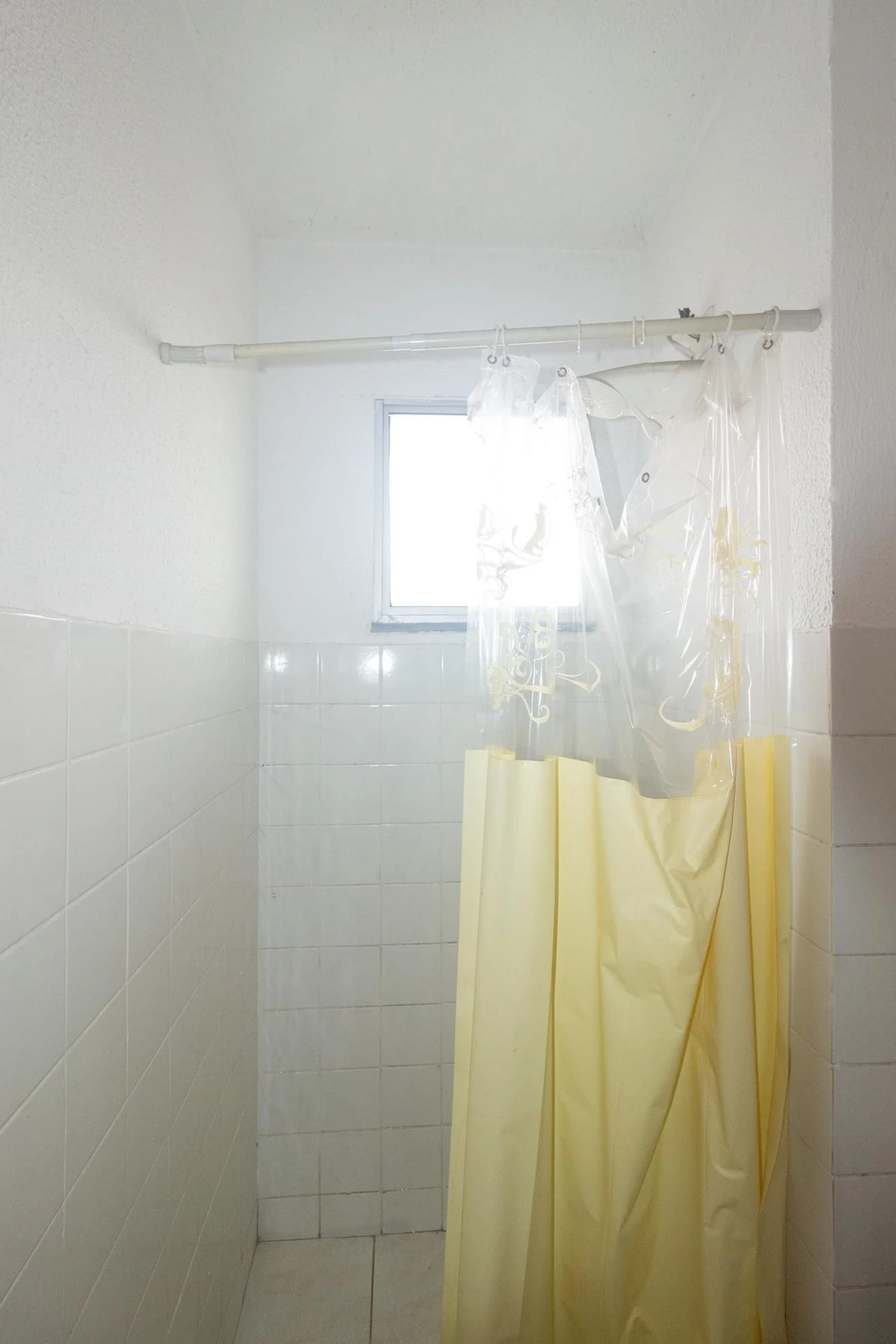 2-bedroom apartment with a closed kitchen and gas stove — photo 29