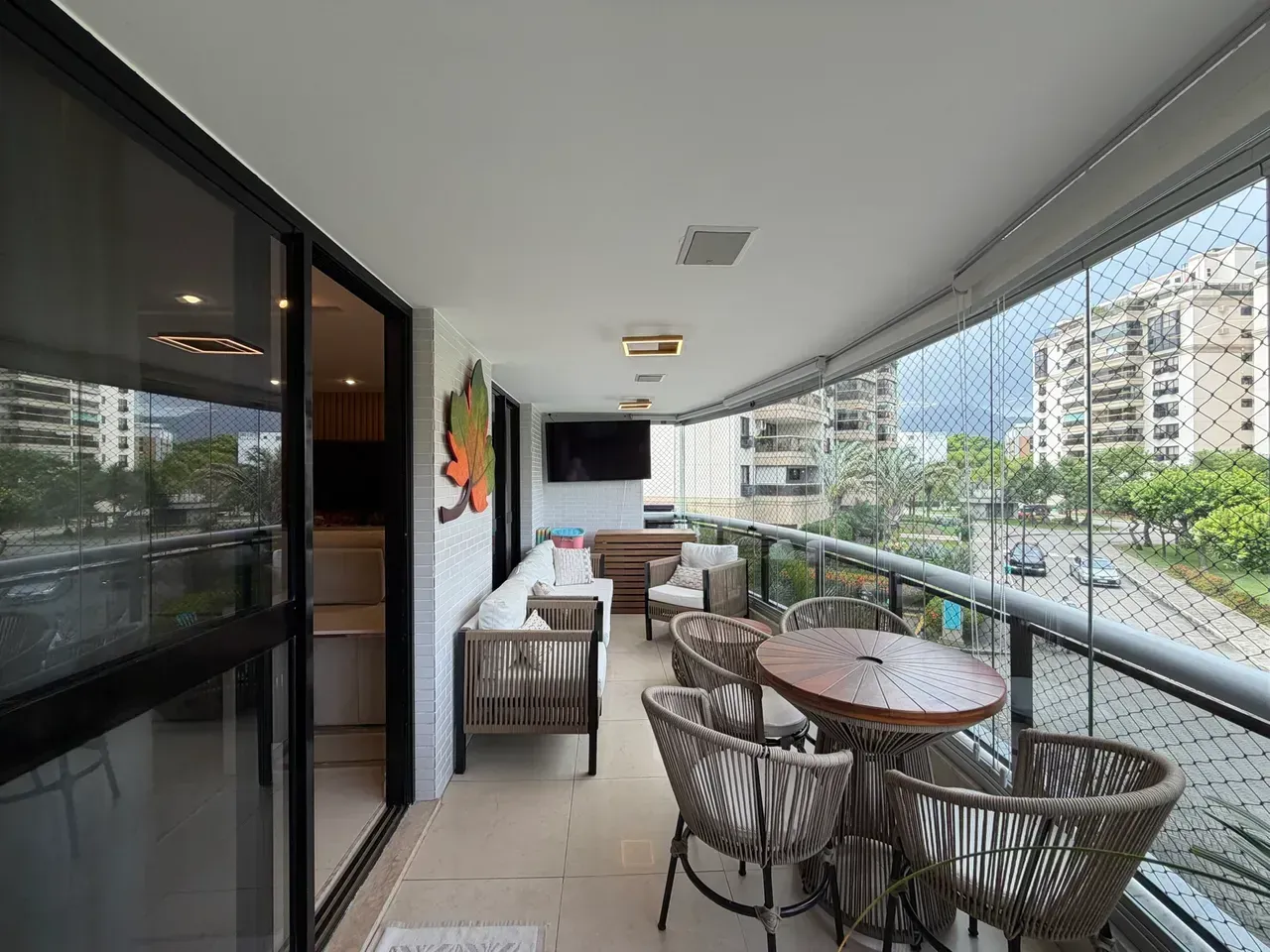 Furnished apartment, 160 m², with a jacuzzi — photo 25