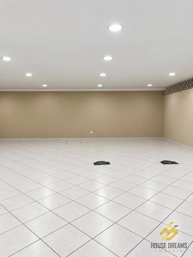 344 m² apartment with a walk-in closet and a bathtub — photo 8