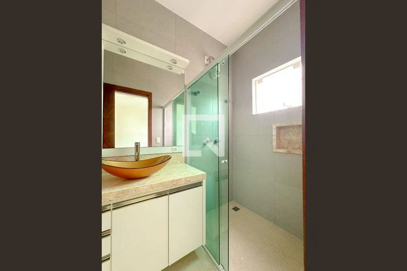 4-bedroom house, 3 with their own bathrooms, 194 m² — photo 13