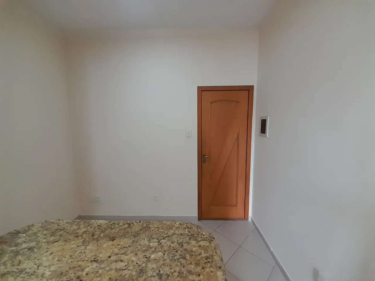 One-bedroom apartment with a washing machine — photo 17