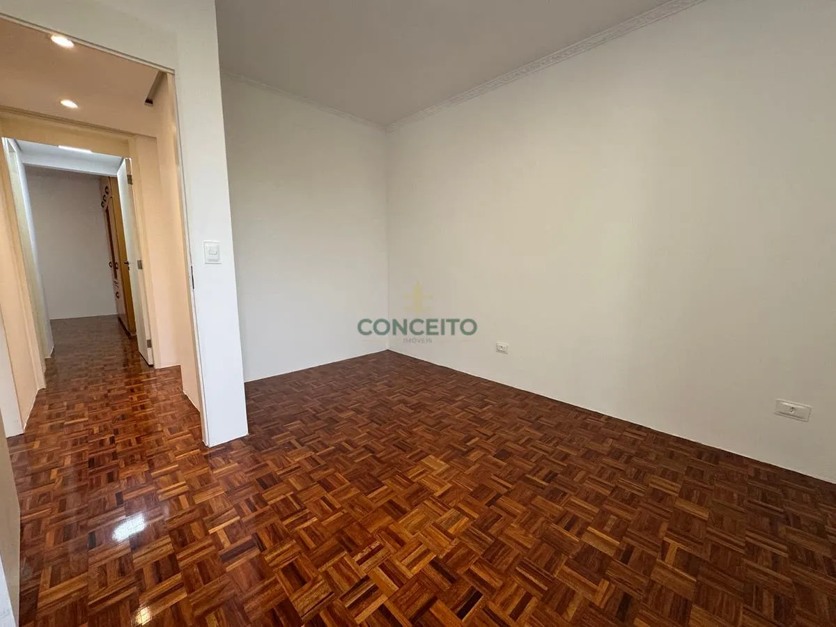 Floor-to-ceiling windows in a 3-bedroom apartment, 106 m² — photo 18