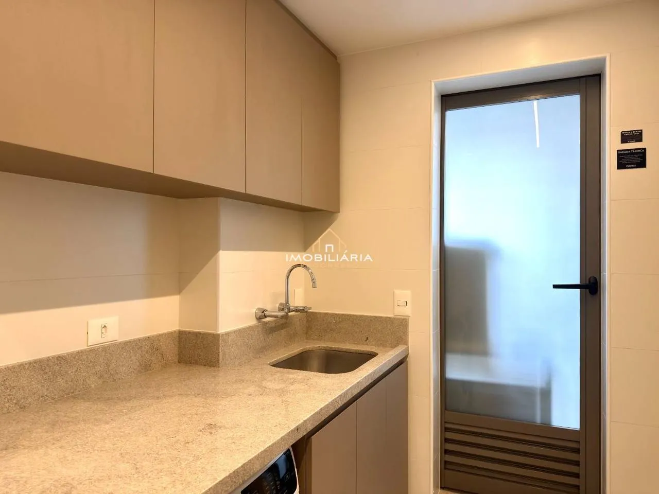 Floor-to-ceiling windows in a 3-bedroom apartment, 138 m² — photo 54