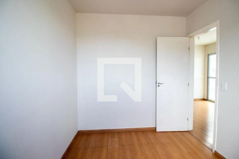Apartamento de 2 quartos em condomínio com academia