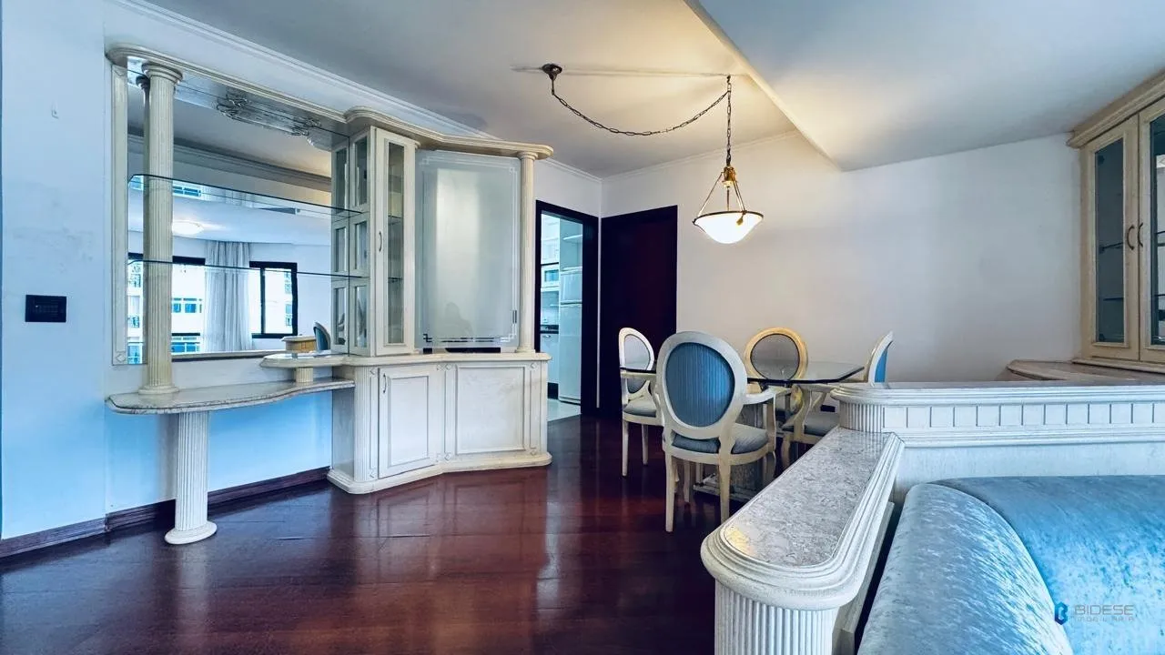 Bathtub in a one-bedroom apartment, 89 m² — photo 23