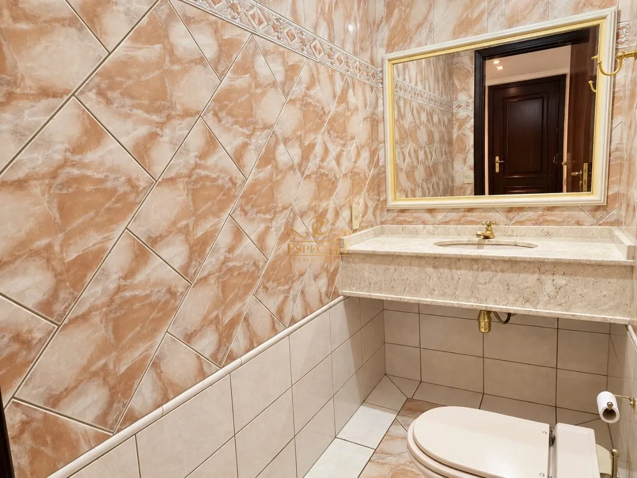 3-bedroom apartment with a bathtub in Curitiba — photo 12