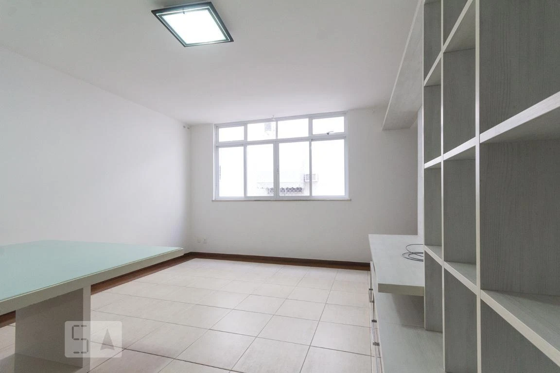 195 m² rental apartment with 3 bedrooms and 2 parking spaces — photo 28