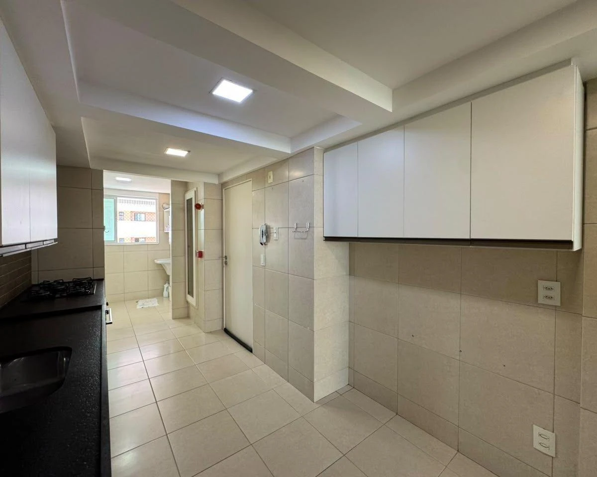 142 m² apartment with a water view and a home office — photo 2