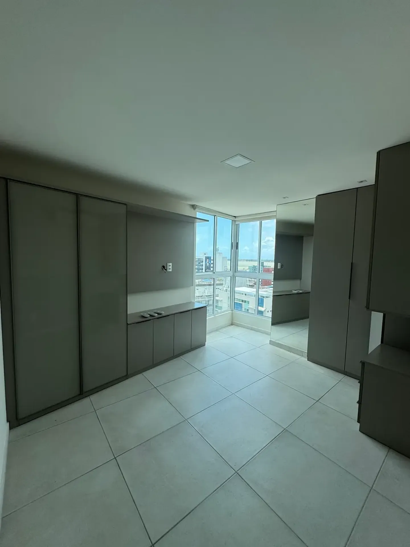 Apartment, 92 m², with a glass-enclosed balcony — photo 11