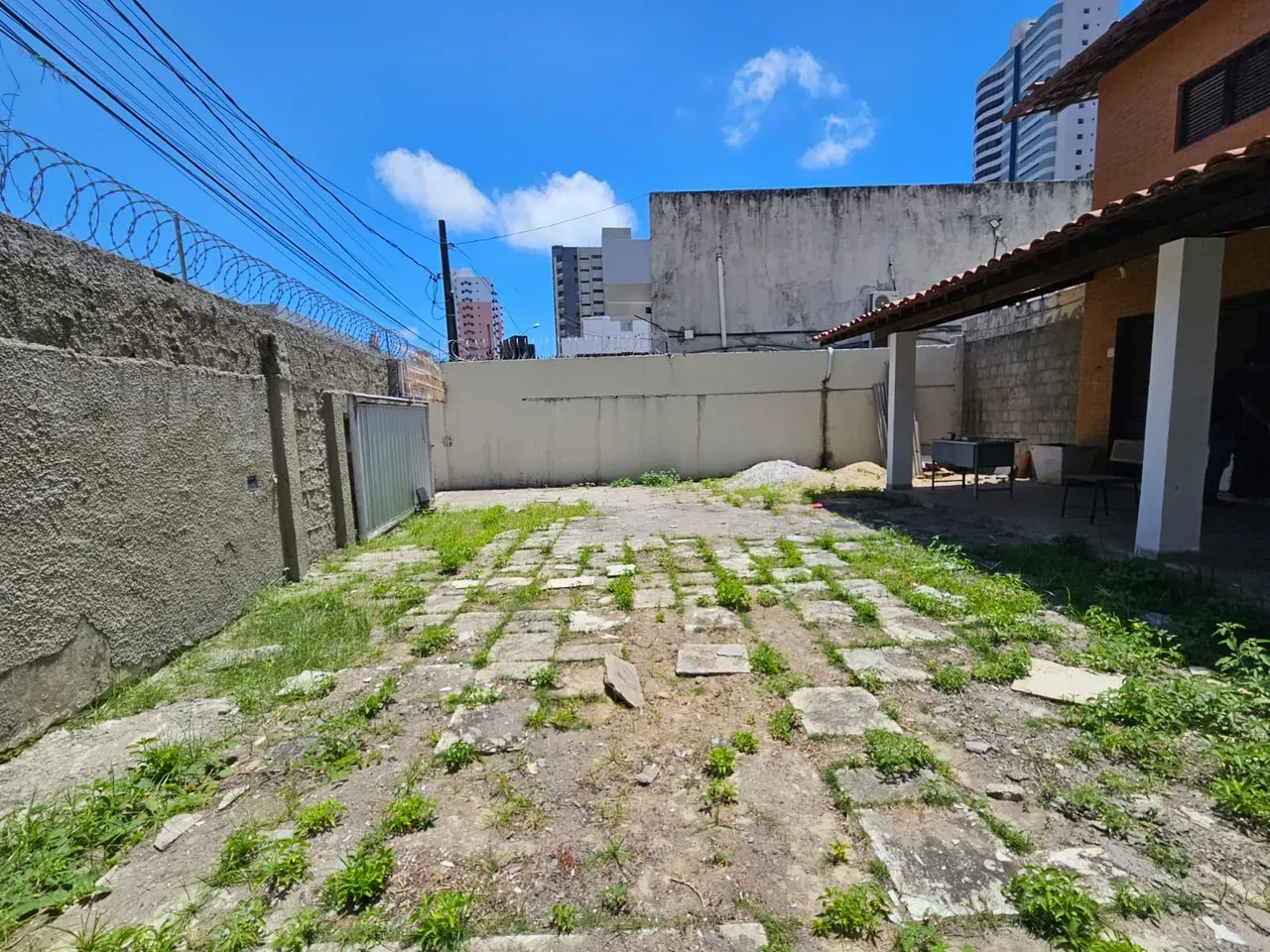3-bedroom house with a washing machine in João Pessoa — photo 16