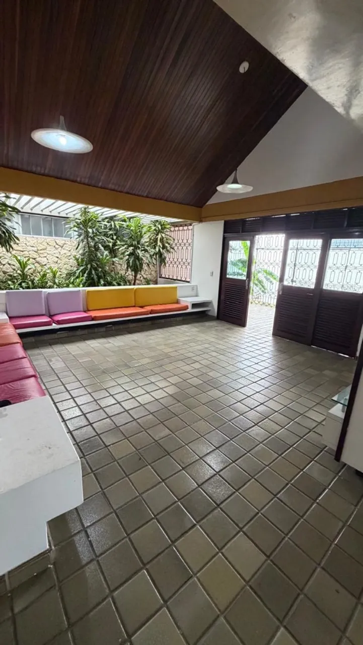 5-bedroom house, 400 m² — photo 13