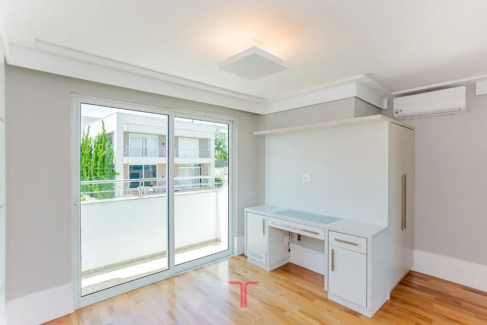 Дом 550 м² с 5 спальнями и приватным садом — photo 19