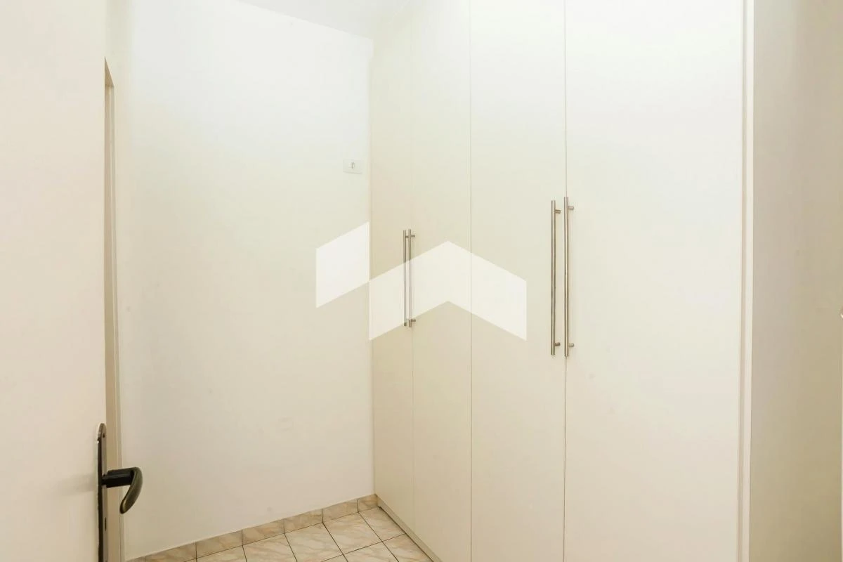 Apartment, 152 m², with wood or laminate floors — photo 3