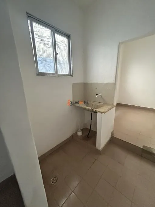 Kitnet sem mobília de 30 m² com 1 quarto
