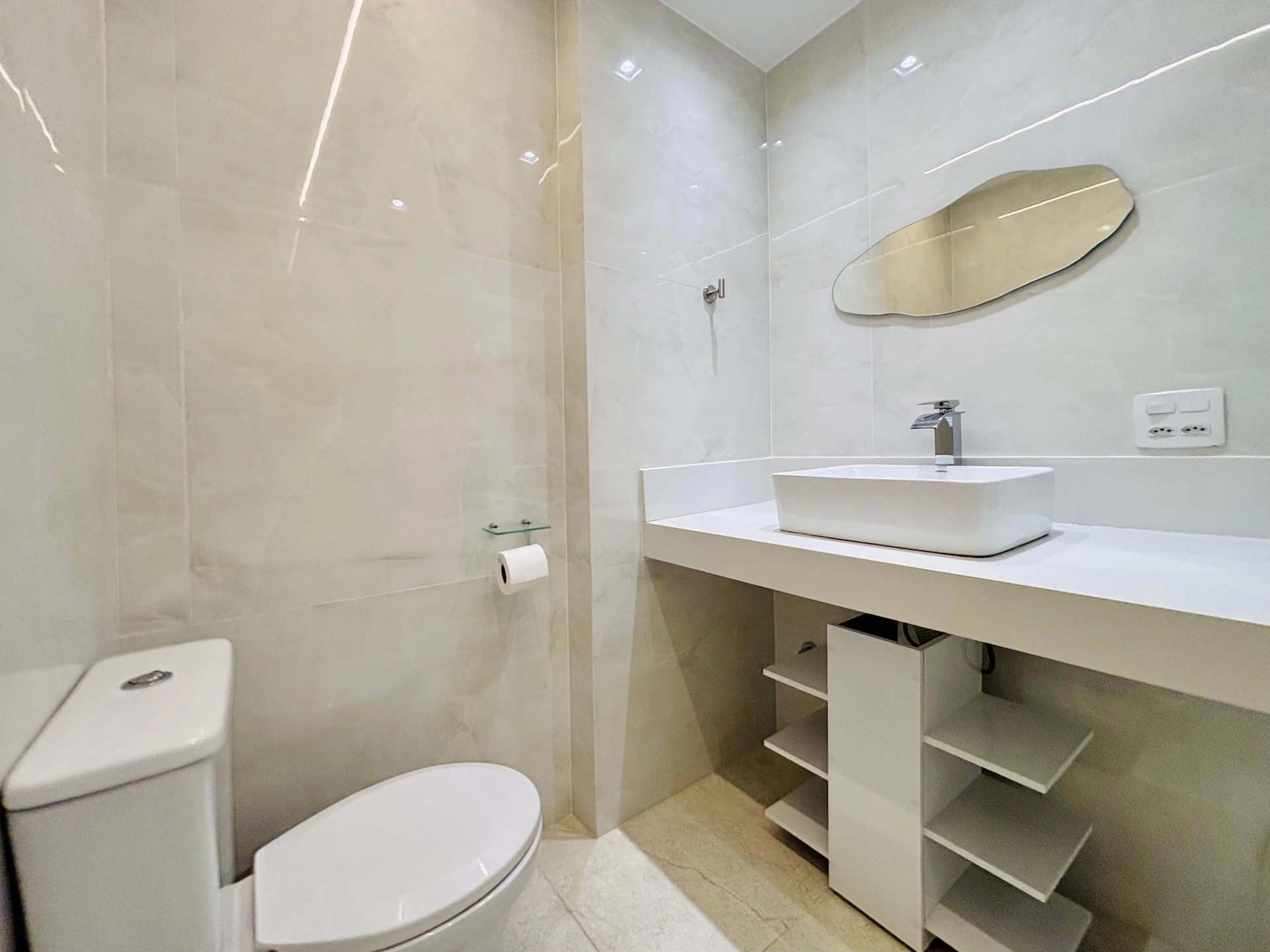 Washing machine in a 3-bedroom apartment, 401 m² — photo 39