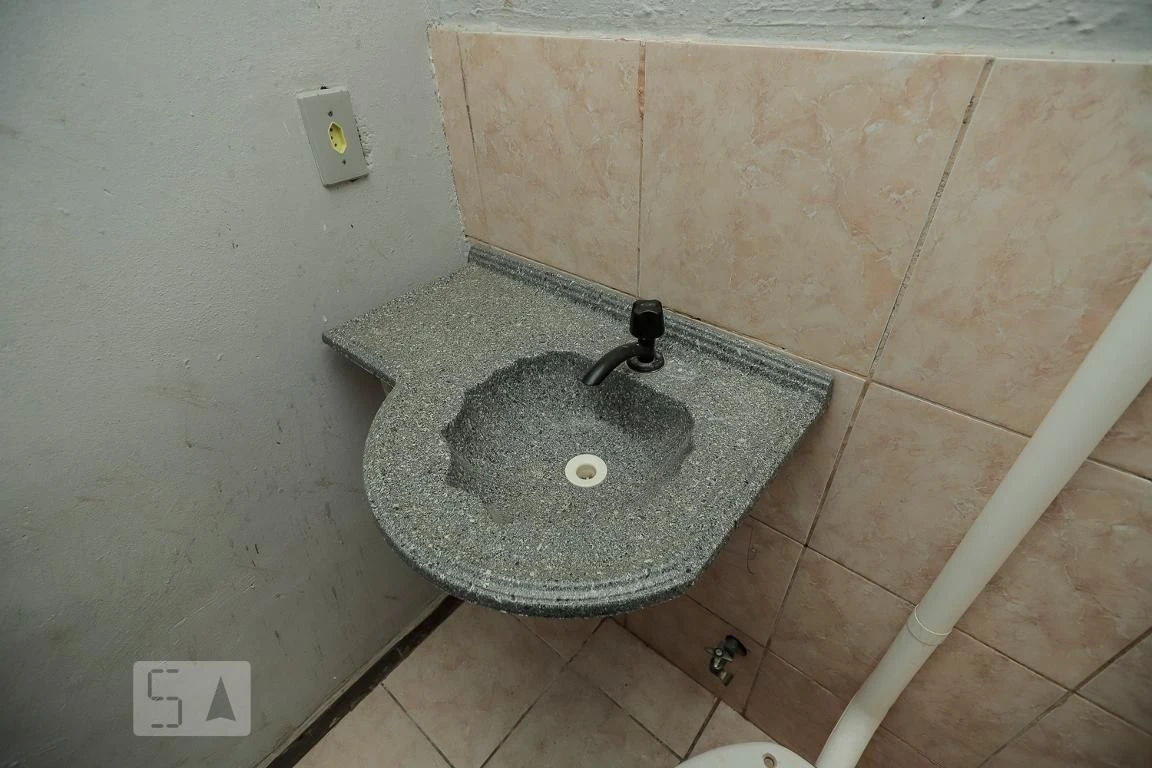Rental house with balcony, 1 bedroom and 1 bathroom — photo 8