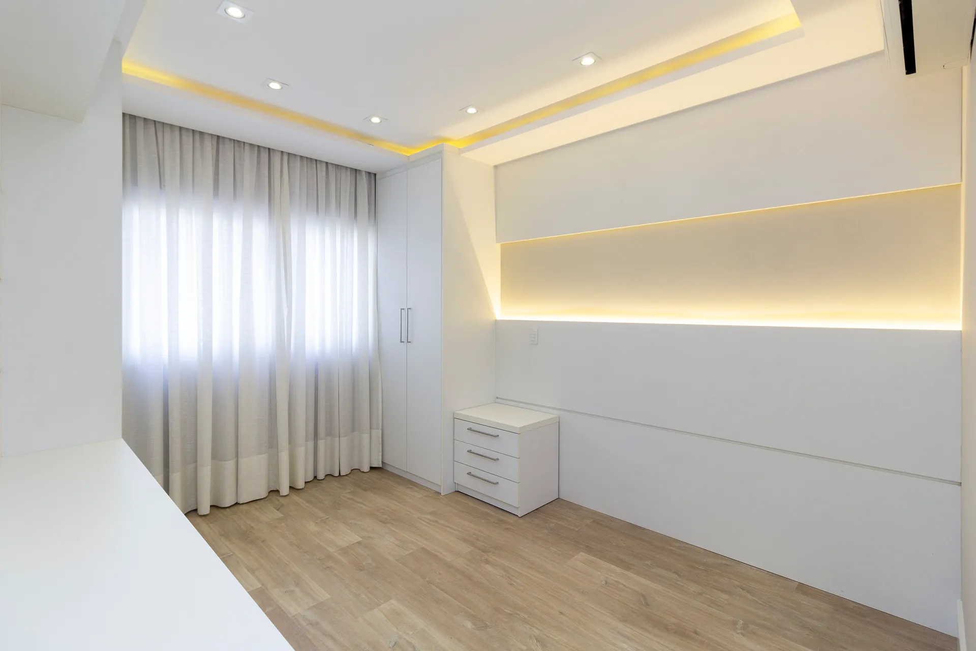 Unfurnished 4-bedroom apartment with 5 bathrooms — photo 37