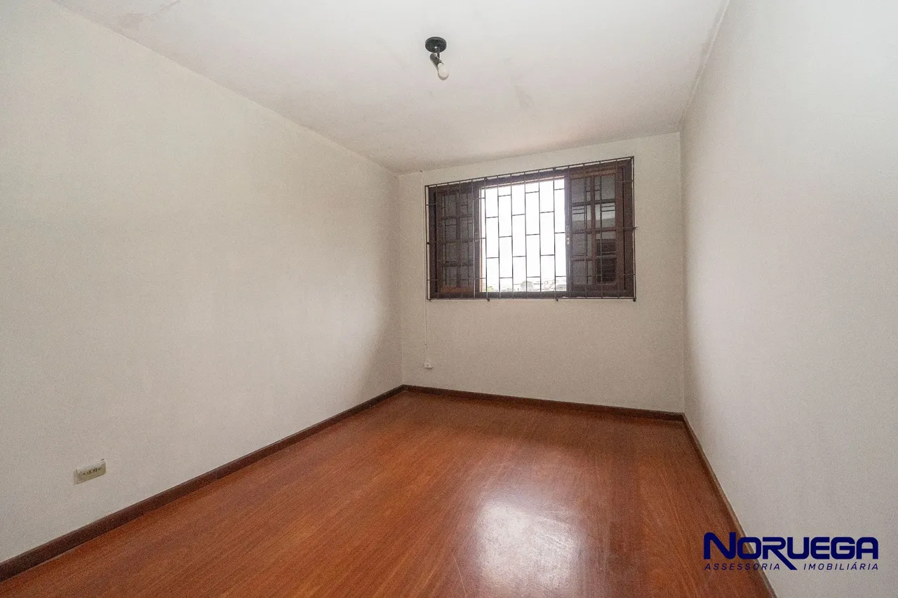 House with a closed kitchen and 3 bedrooms — photo 16